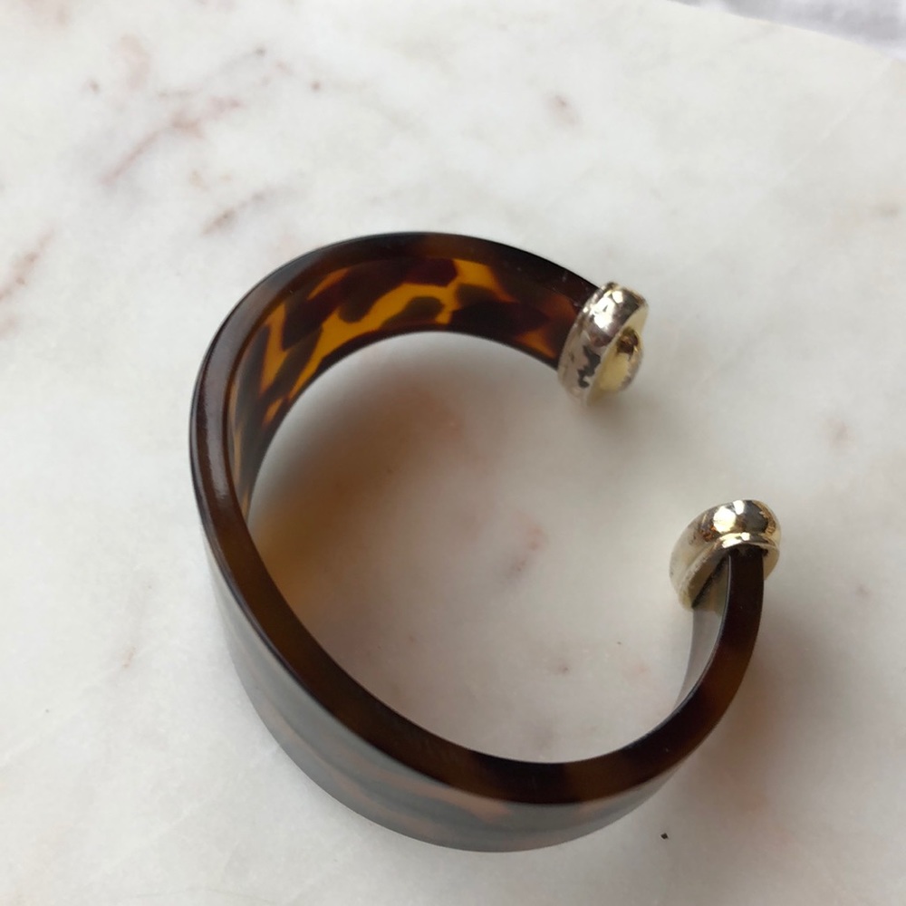 Tortoise cuff